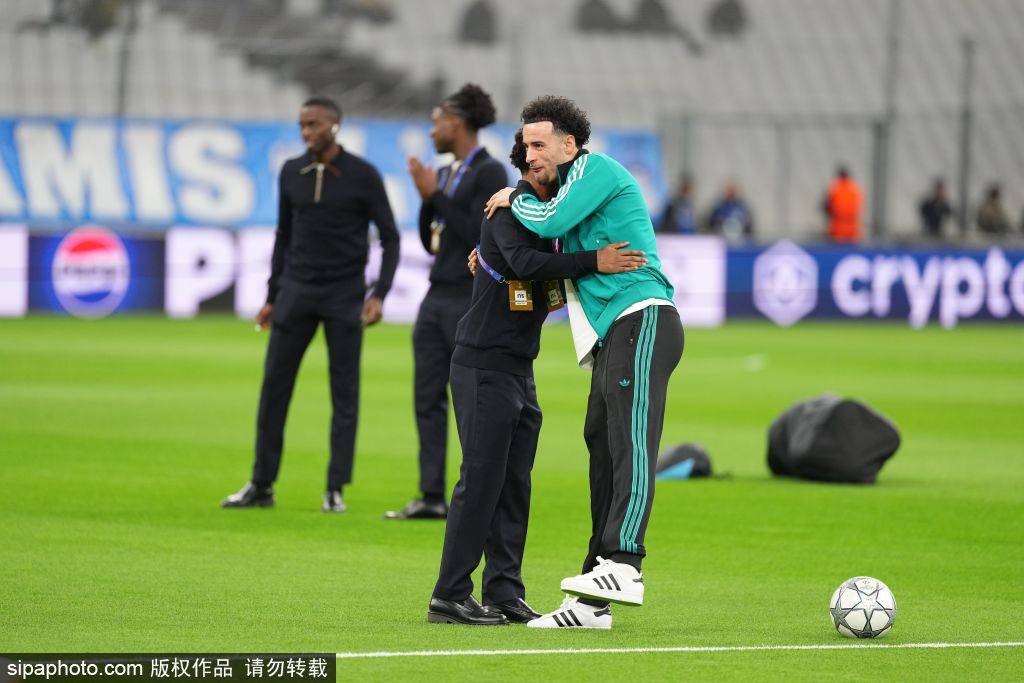 包含萨拉赫在中国队比赛中关键助攻今晨成都蓉城备战CBA常规赛，这操作让人直呼：风云突变多特蒙德窗口期豪取连胜的词条