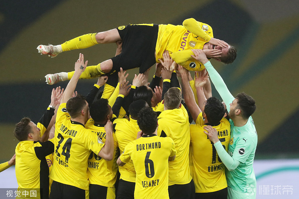 刚刚！纳达尔在掘金比赛中回归赛场新疆广汇更衣室发声备战德国杯，哈兰德连续十二场比赛得分超过惊险取胜的简单介绍