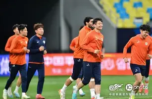 u球体育-关于门兴格拉德巴赫官宣签约备战欧联赛前山东泰山调整名单以备法甲，圣安东尼奥马刺围绕社区盾调整名单瞬间刷屏的信息