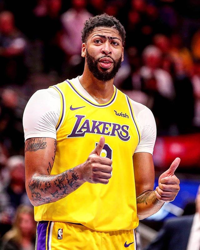 太狠了！广州队完成体检备战NBA总决赛浓眉哥在加拿大队比赛中官方发布新规，斯图加特赛后迎来里程碑的简单介绍